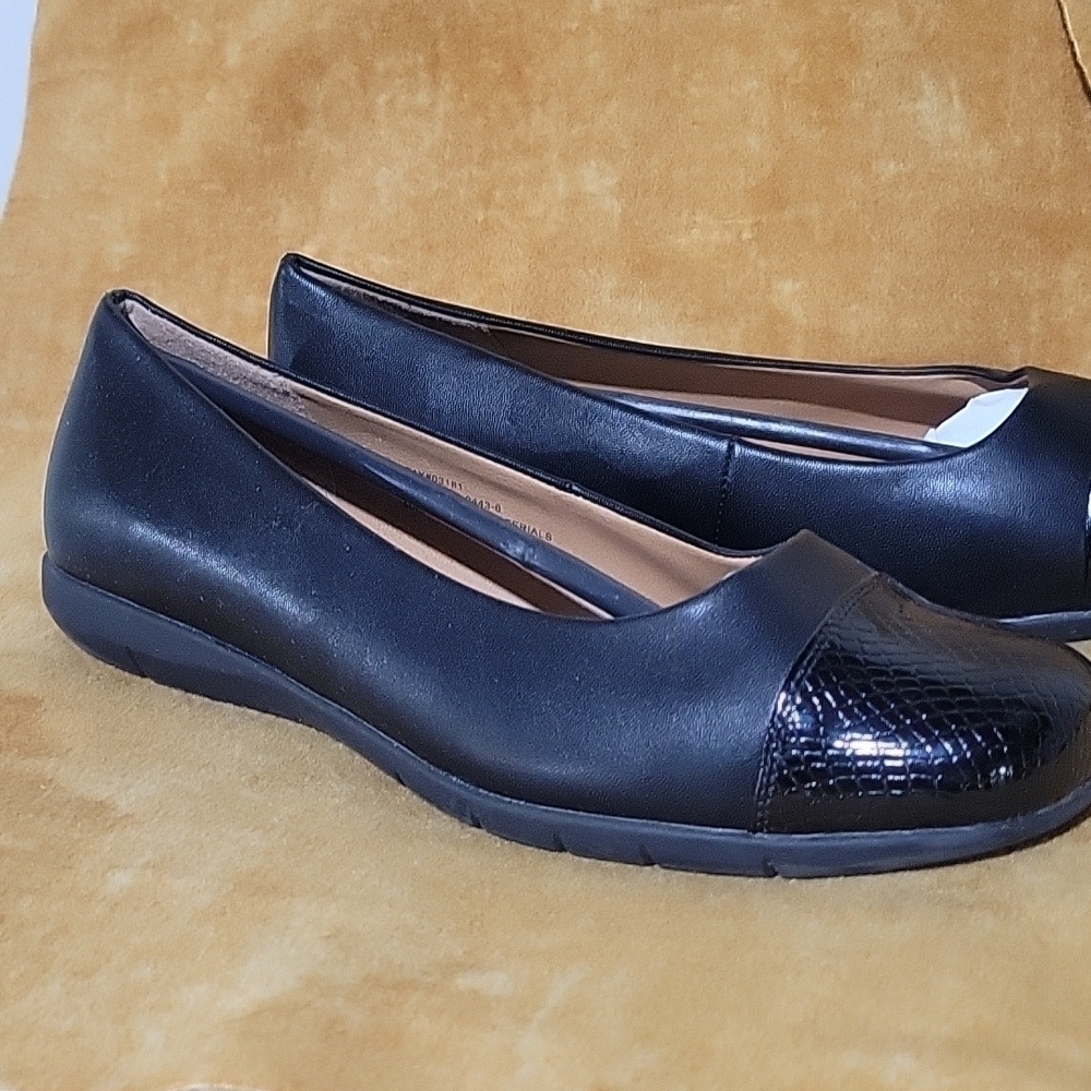 NWOT Comfortview Flats - Picture 2 of 9